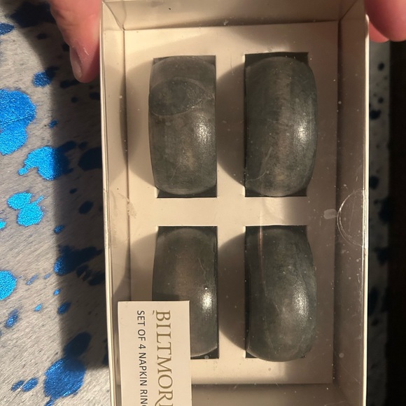 Biltmore Napkin Rings - Picture 1 of 3